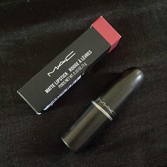 MAC Matte lipstick - get the hint? - Picture 3 of 7
